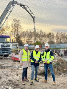 Zdjęcie budowy nowych mieszkań w Ostrołęce na inwestycji Novy Pomian.